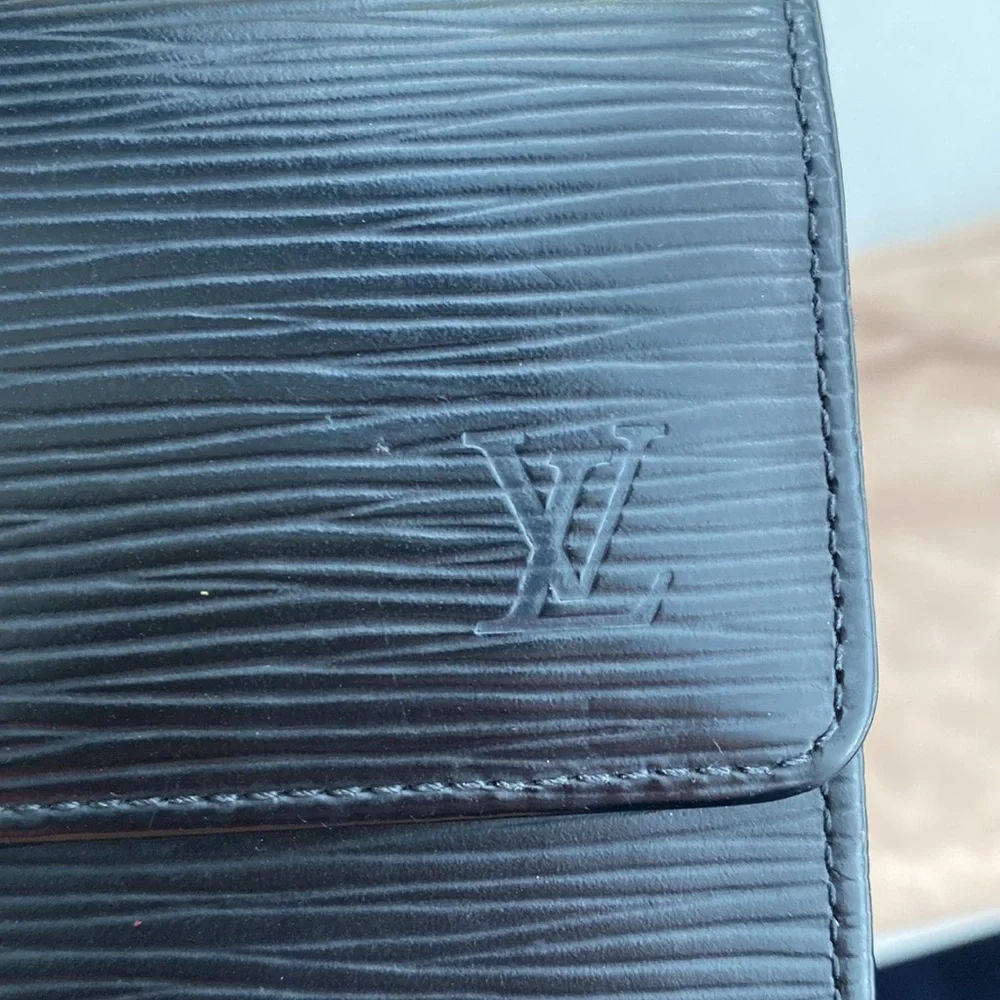 EUC LOUIS VUITTON Black Epi Sarah Wallet Vintage (CA1906) - Picture 4 of 16
